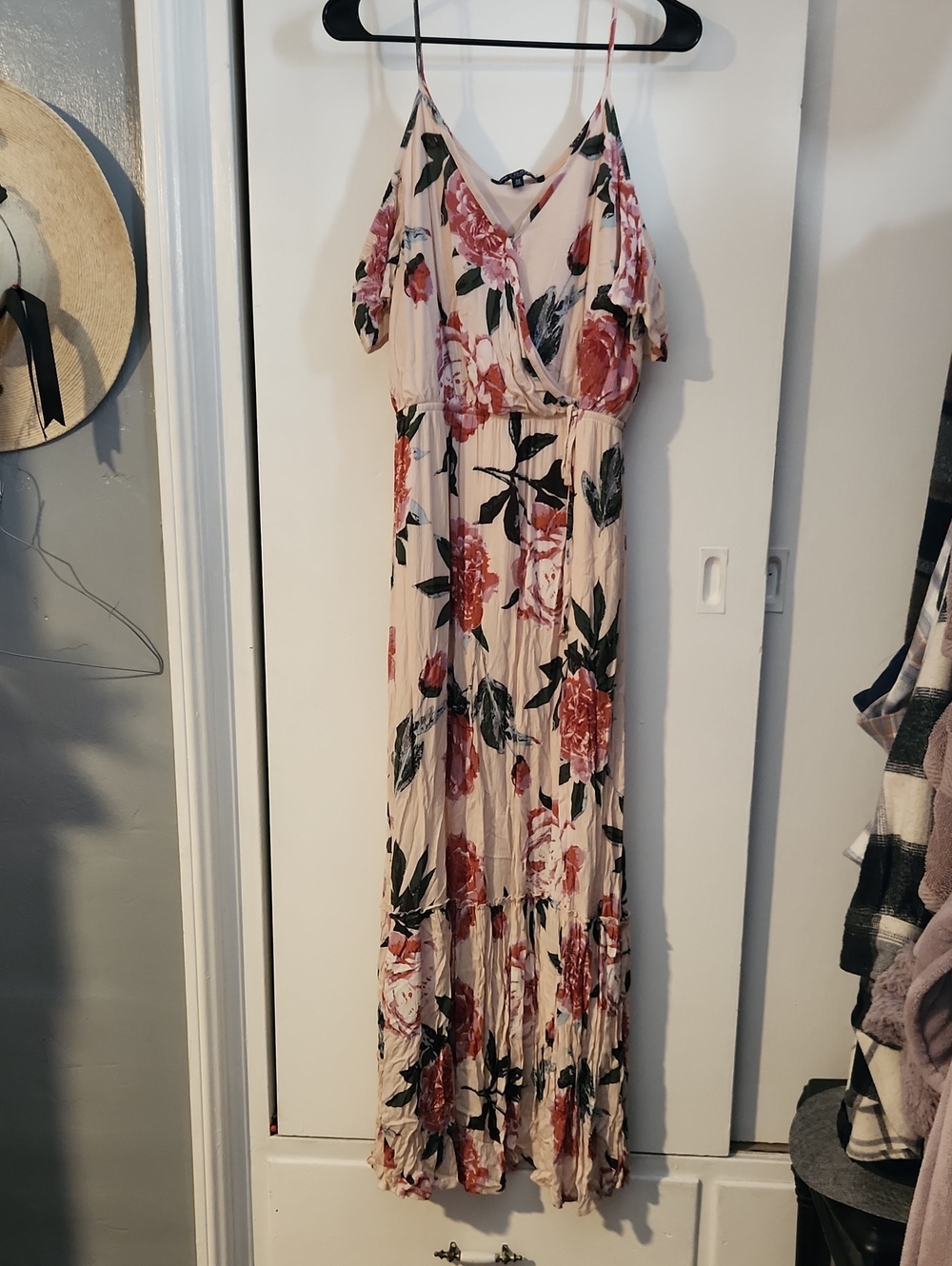 Floral Cold-Shoulder Maxi Dress in Blush Pink
